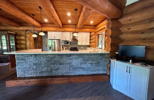Kent Ski Chalet | Opulent Oaks Chaletn