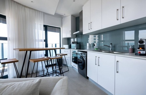 Umhlanga Apartment | Opulent Oceans Apartment 2505 with Sea Views