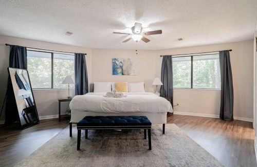 Woodfield House | Opulent Octagonal Oasis with Spiral Stairs-Minutes to Base