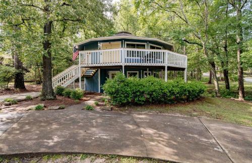 Woodfield House | Opulent Octagonal Oasis with Spiral Stairs-Minutes to Base