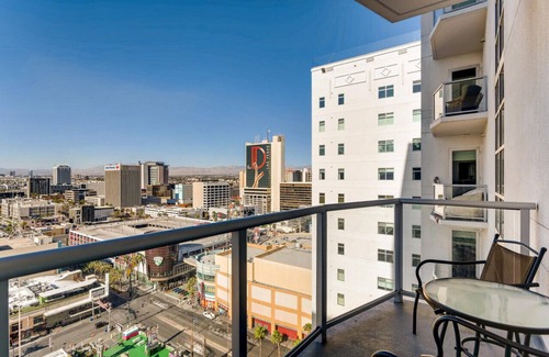 Downtown Las Vegas Condo | Opulent Ogden Luxury High Rise 20th floor Queen