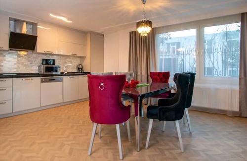 Uskudar Apartment | Opulent Suite Bosphorus View