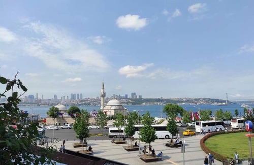 Uskudar Apartment | Opulent Suite Bosphorus View