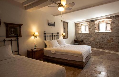 Ayvalik City Center Hotel | Opus 1910