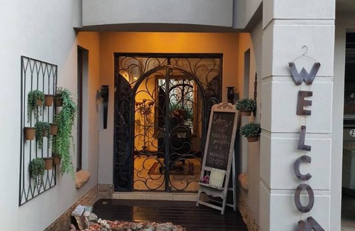 Boksburg House | Or Tambo Airport Holiday Home