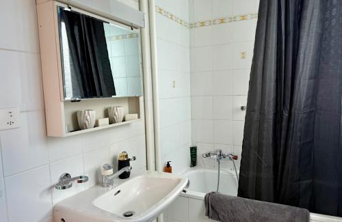 Busserach Apartment | Ora apartment Montreux