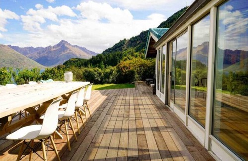 Sunshine Bay Villa | Ora° Retreat Experience
