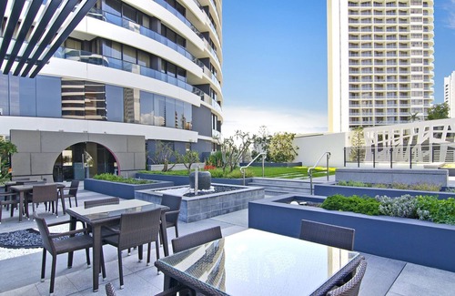 Broadbeach Apartment | Oracle 3 BRM Skyhomes /Sub Penthouses