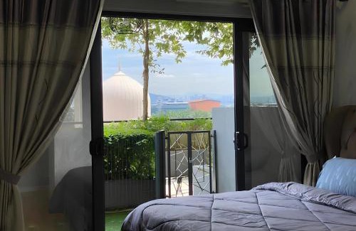 Bukit Jelutong Apartment | Orak Villa Homestay at Suria Residence