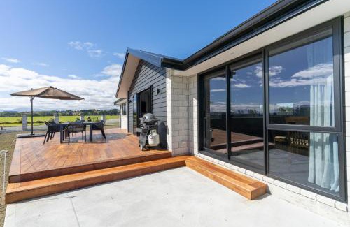 Te Anau House | Oraka Scenery - Te Anau Holiday Home
