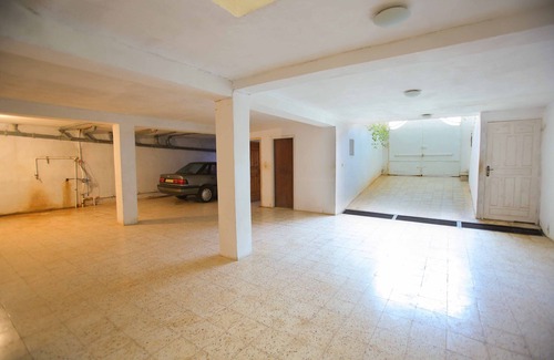 Algeria Apartment | Oran, 1st line, facing the beach. air-conditioning + Parking + janitor