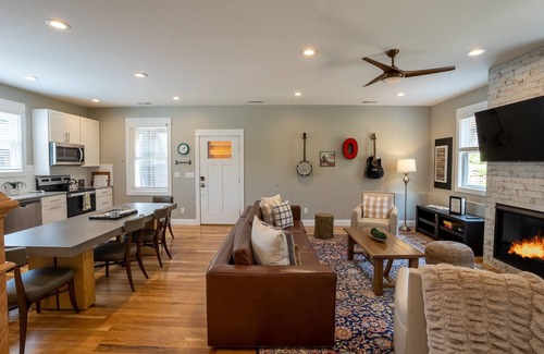 Asheville Villa | Orange Blossom | Asheville Villa with Hot Tub