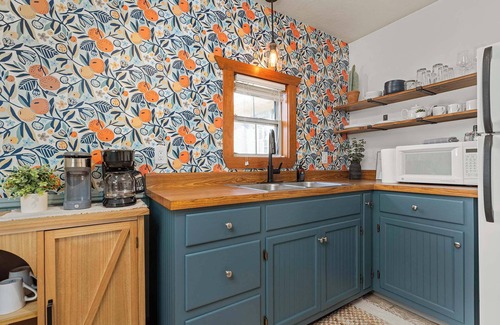 Fredericksburg House | Orange Blossom Hideaway - Hot Tub & Fire Pit