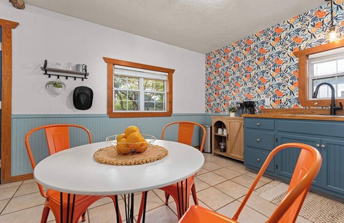 Fredericksburg House | Orange Blossom Hideaway - Hot Tub & Fire Pit
