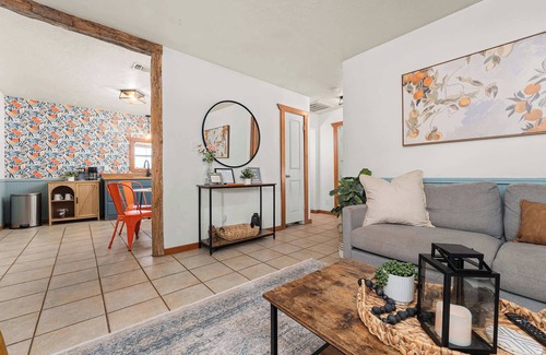 Fredericksburg House | Orange Blossom Hideaway - Hot Tub & Fire Pit