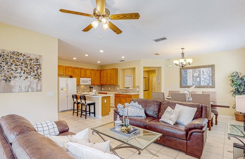 Watersong House | Orange Blossom Hideaway | House in Davenport with a pool and pool spa