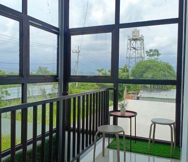 Dinoyo Villa | Orange house Villa