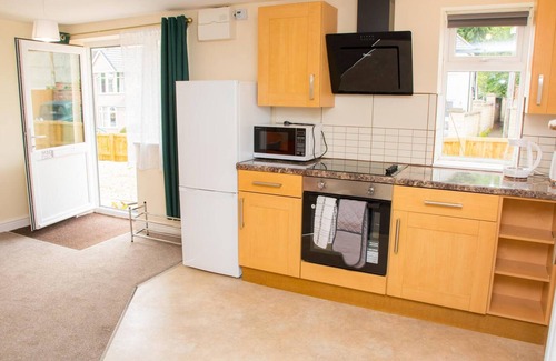 Stroud Apartment | Orange Lilly in Stroud