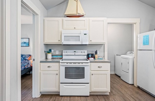 Rockport Cottage | Orange Oasis Cottage