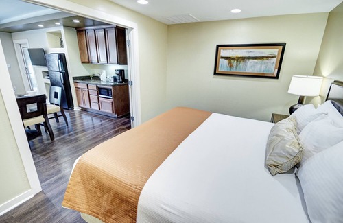Paradise Valley Village Resort | Orange Tree Resort - Enjoy sunny Scottsdale AZ!