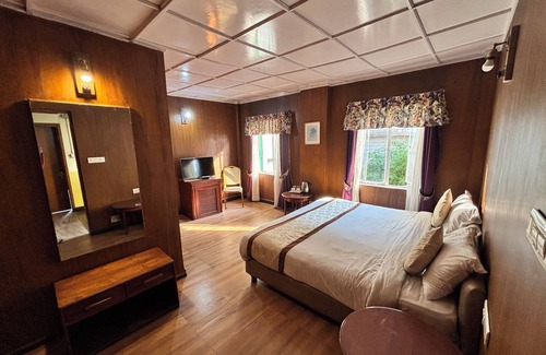 Darjeeling Hotel | Orangepetal Comfort Himalayan Resort