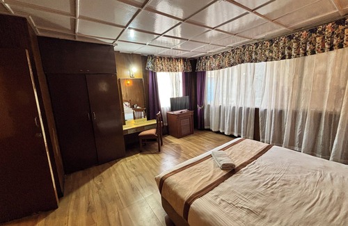 Darjeeling Hotel | Orangepetal Comfort Himalayan Resort