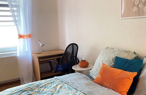 Neudorf-Sud Apartment | Oranger Stern Apartment