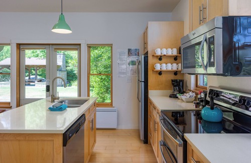 Eastsound House | Orcas Island, Hook Wine and Sinker #226
