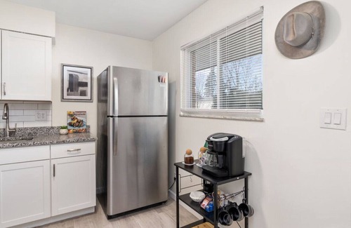 Columbus Apartment | Orchard Arc - 2BR 1BA Apt near NCH