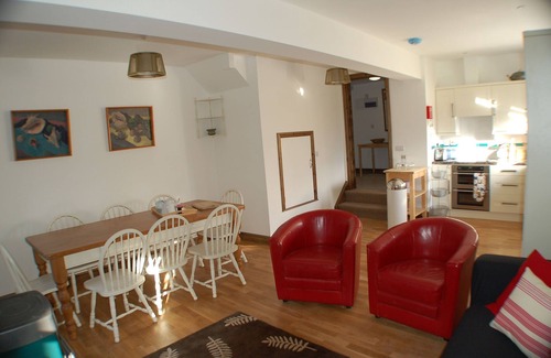 Honiton House | Orchard Barn nr Honiton with 200 acres of parkland & ancient woodland