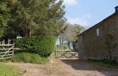 Honiton House | Orchard Barn nr Honiton with 200 acres of parkland & ancient woodland