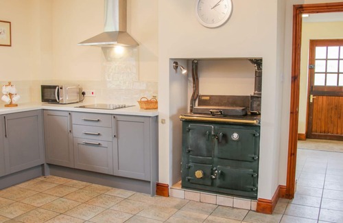 Acton Scott Cottage | ORCHARD COTTAGE, pet friendly, with open fire in Church Stretton
