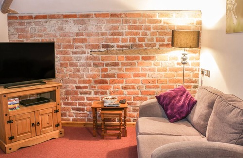 Newtown Cottage | ORCHARD COTTAGE, family friendly, with a garden in Kerry