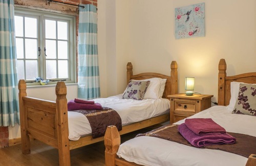 Newtown Cottage | ORCHARD COTTAGE, family friendly, with a garden in Kerry