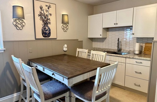 Orchard Park Apartment | Orchard Park Apartment Two Miles from Buffalo Bills Highmark Stadium