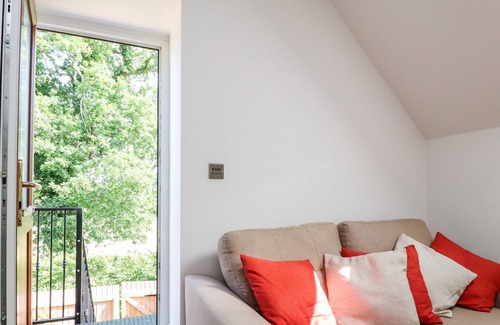 Scorton Cottage | ORCHARD, pet friendly, with hot tub in Scorton