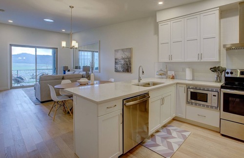 Vernon House | Orchard View getaway at The Rise