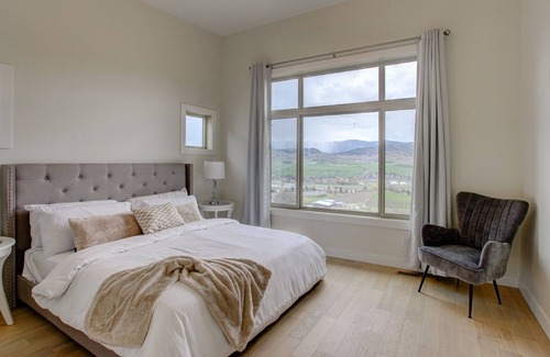 Vernon House | Orchard View getaway at The Rise