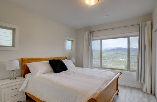 Vernon House | Orchard View getaway at The Rise
