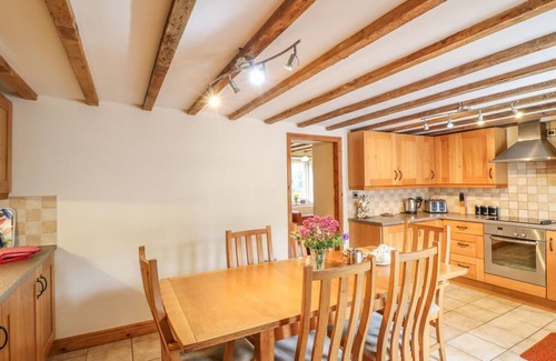 Parwich Cottage | ORCHARD VIEW, pet friendly, luxury holiday cottage in Parwich