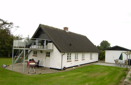 Ronbjerg House | Ørding/Øster Assels. Charming holiday house w/view over the fjord.