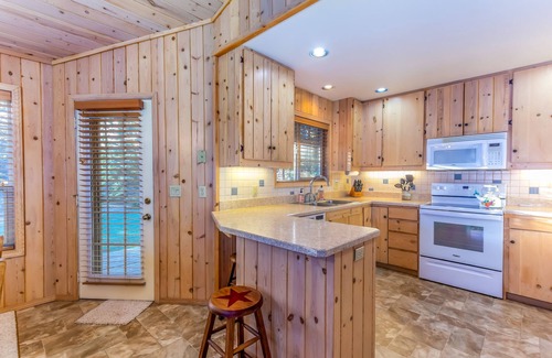 Deer Park House | OREG40 - Sunriver Vacation Home | Pet & Family Friendly with A/C