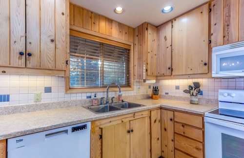 Deer Park House | OREG40 - Sunriver Vacation Home | Pet & Family Friendly with A/C