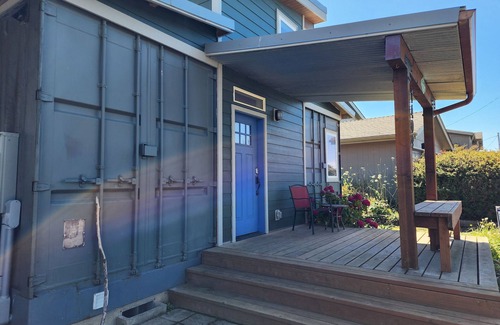 Waldport House | Oregon Coast Container Home, Dog Friendly! Sleeps 4!