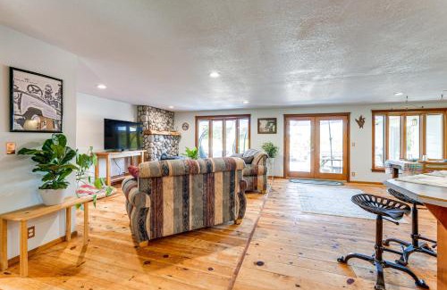 Marcola House | Oregon Farmhouse Hideaway on 53 Acres