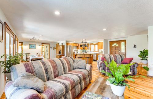 Marcola House | Oregon Farmhouse Hideaway on 53 Acres