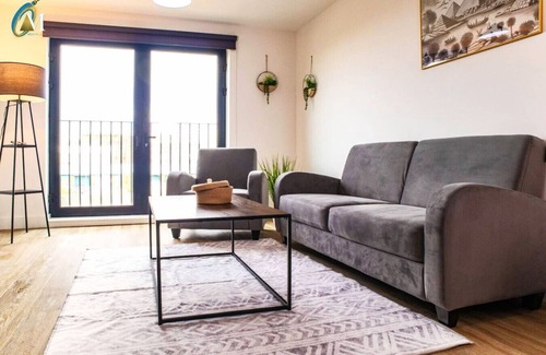 Liverpool City Centre Apartment | Oriel Blue | Central | 2Bed | Parking