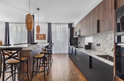 Quartier Saint-Ambroise Apartment | Orient Express, 3bed/3bath, sleeps 8