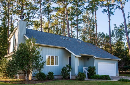 Oriental House | Oriental Oasis is a Contemporary single family home with a large fenced in yard