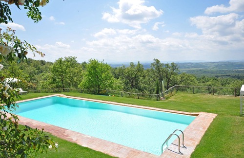 Castelnuovo Berardenga Apartment | Orietta 1 - Vacation rental in country house with swimming pool near Siena, Tuscany
